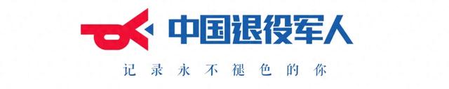 清华毕业后，她二次入伍获中尉军衔！